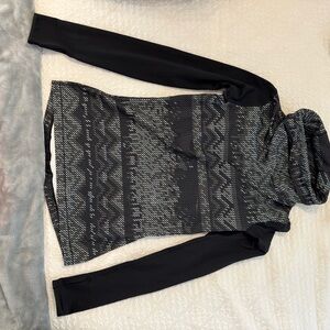 Nike Black and White Patterned Warm Long Sleeve with tunnel neck
